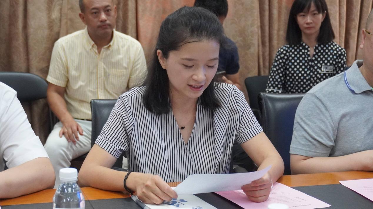 教师代表，2138CC太阳集团罗艺雪副教授致辞